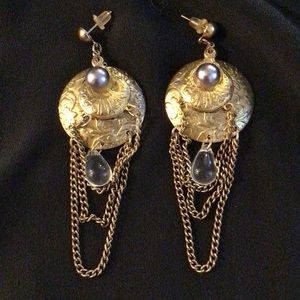 Dangly Gold Earrings w Pearls